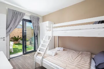 Spacious Villa Retreat With Pool in Pag