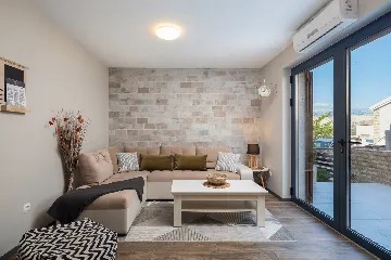 Spacious Villa Retreat With Pool in Pag