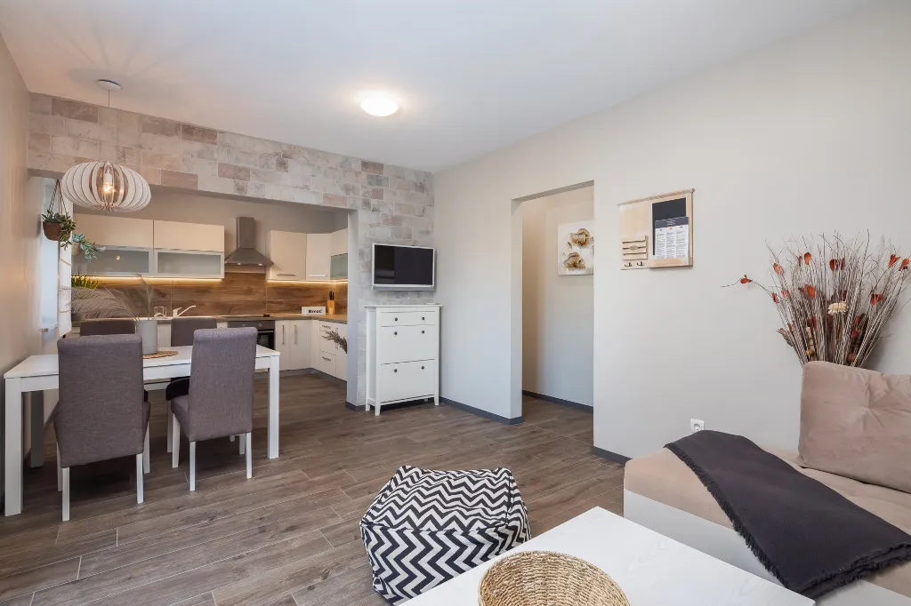 Spacious Villa Retreat With Pool in Pag