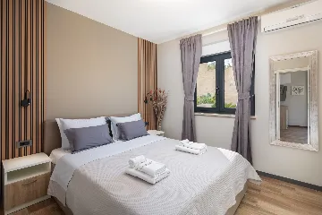 Spacious Villa Retreat With Pool in Pag