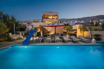 Spacious Villa Retreat With Pool in Pag