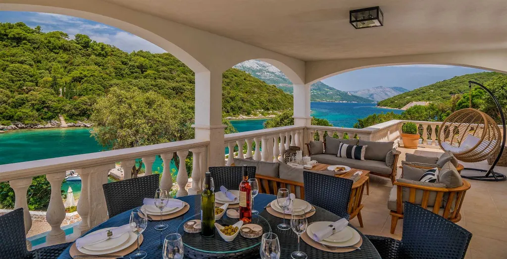 Modern 4-Bedroom Seaside Villa Žrnovo with Pool