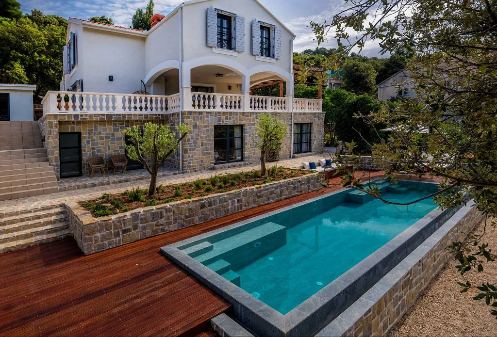 Modern 4-Bedroom Seaside Villa Žrnovo with Pool