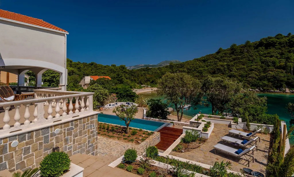 Modern 4-Bedroom Seaside Villa Žrnovo with Pool