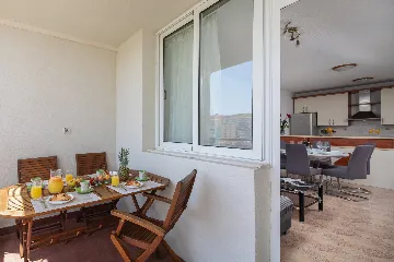 Family Haven Apartment Split