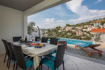 Coastal Family Villa with Pool in Sevid