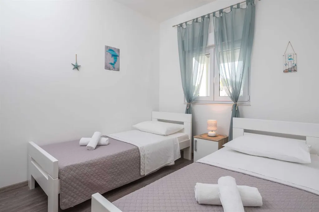 Coastal Family Villa with Pool in Sevid