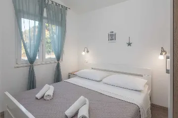 Coastal Family Villa with Pool in Sevid