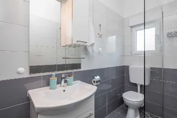 Coastal Family Villa with Pool in Sevid