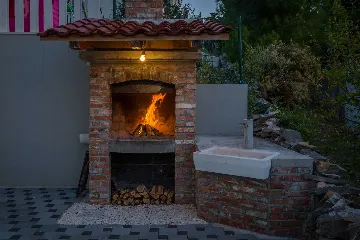 Coastal Family Villa with Pool in Sevid