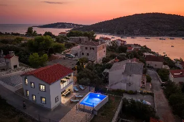 Coastal Family Villa with Pool in Sevid