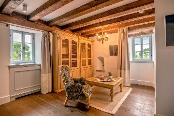 Elegant 7-Bedroom Villa with Pool in Maslinica