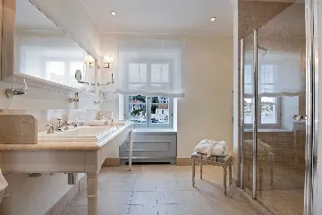 Elegant 7-Bedroom Villa with Pool in Maslinica