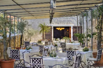 Elegant 7-Bedroom Villa with Pool in Maslinica