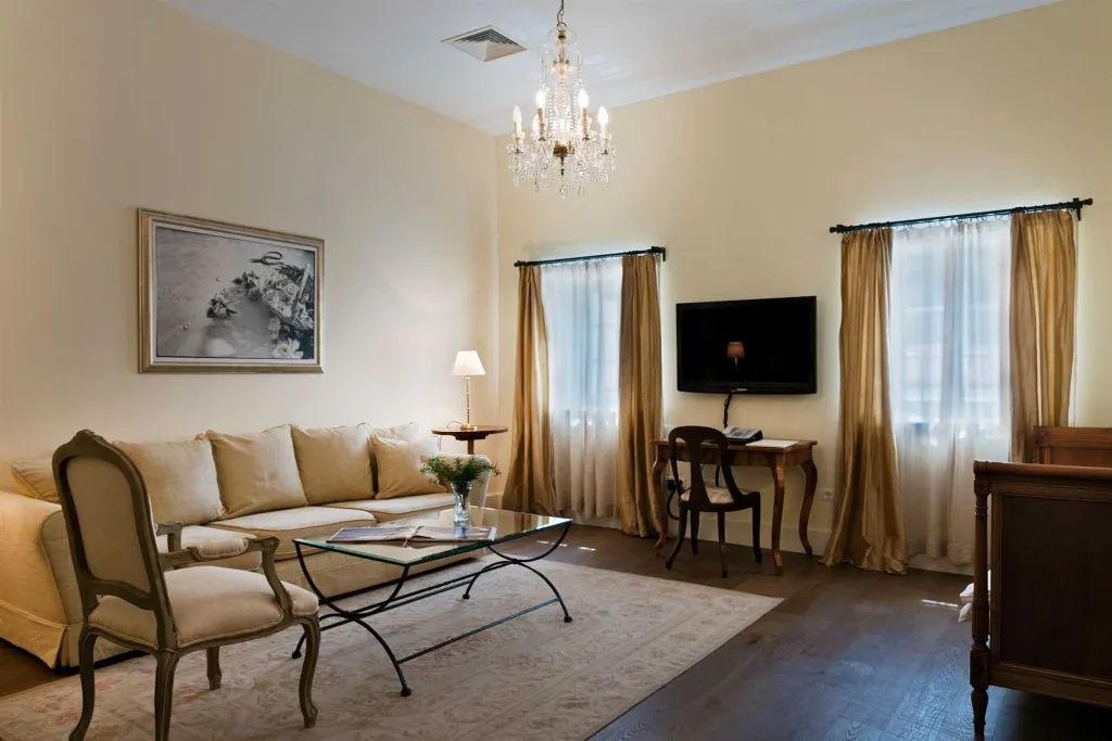Elegant 7-Bedroom Villa with Pool in Maslinica