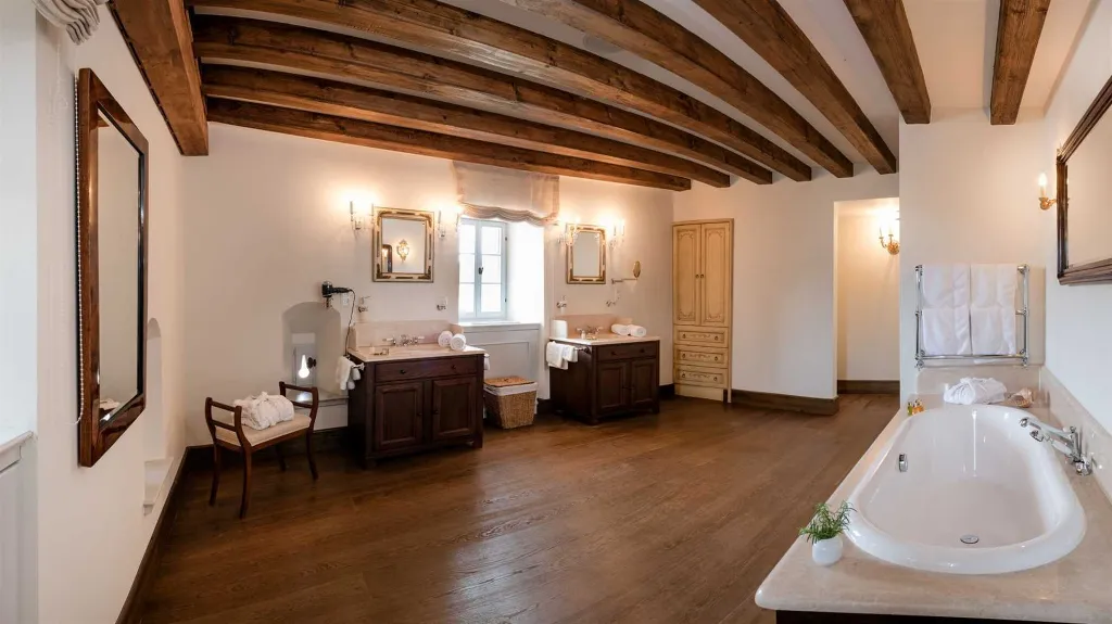Elegant 7-Bedroom Villa with Pool in Maslinica