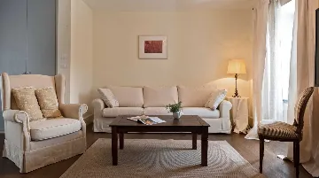 Elegant 7-Bedroom Villa with Pool in Maslinica