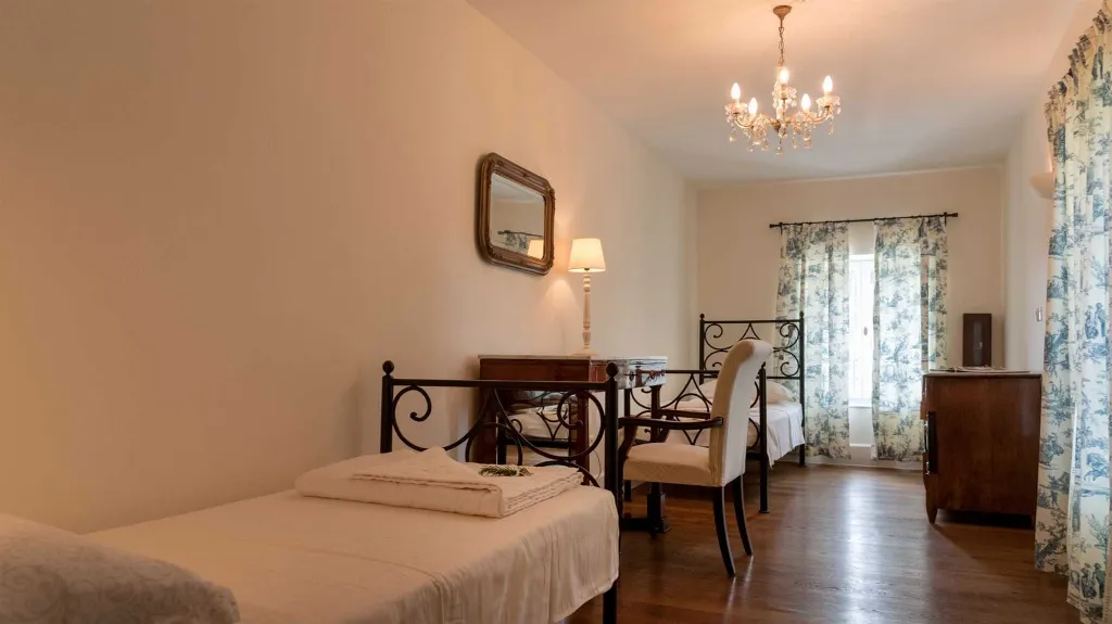 Elegant 7-Bedroom Villa with Pool in Maslinica