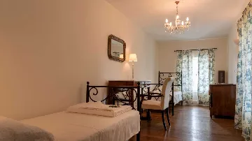 Elegant 7-Bedroom Villa with Pool in Maslinica