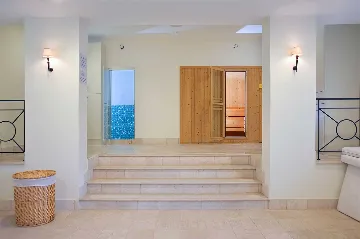 Elegant 7-Bedroom Villa with Pool in Maslinica