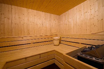 Elegant 7-Bedroom Villa with Pool in Maslinica