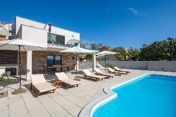 Modern Villa with Heated Pool in Kaštel Sućurac