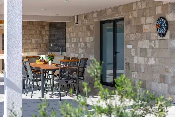 Modern Villa with Heated Pool in Kaštel Sućurac