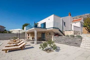 Modern Villa with Heated Pool in Kaštel Sućurac