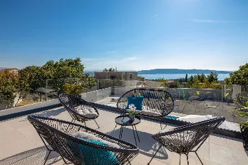 Modern Villa with Heated Pool in Kaštel Sućurac