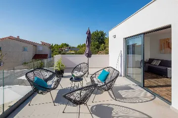 Modern Villa with Heated Pool in Kaštel Sućurac