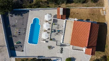 Modern Villa with Heated Pool in Kaštel Sućurac