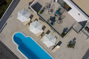 Modern Villa with Heated Pool in Kaštel Sućurac