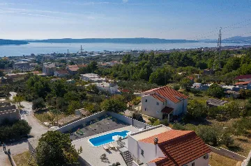 Modern Villa with Heated Pool in Kaštel Sućurac