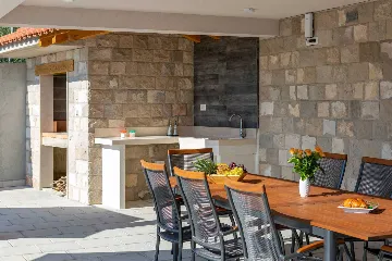 Modern Villa with Heated Pool in Kaštel Sućurac