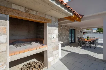 Modern Villa with Heated Pool in Kaštel Sućurac