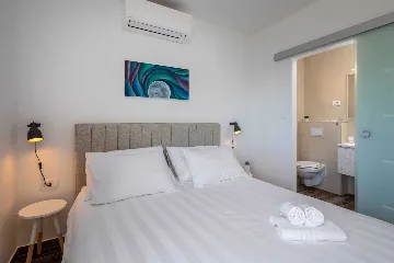 Modern Villa with Heated Pool in Kaštel Sućurac