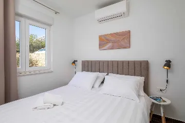 Modern Villa with Heated Pool in Kaštel Sućurac