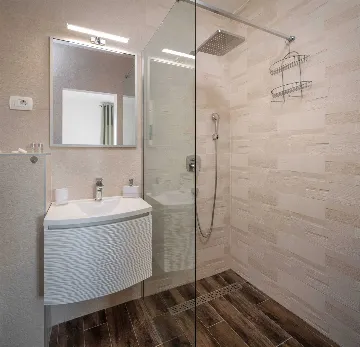 Modern Villa with Heated Pool in Kaštel Sućurac