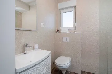 Modern Villa with Heated Pool in Kaštel Sućurac