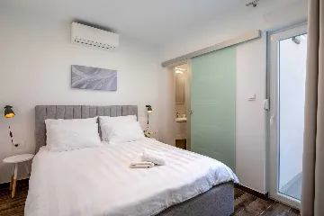 Modern Villa with Heated Pool in Kaštel Sućurac