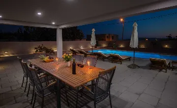 Modern Villa with Heated Pool in Kaštel Sućurac