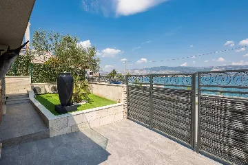 Modern Seaside Villa with Pool in Arbanija