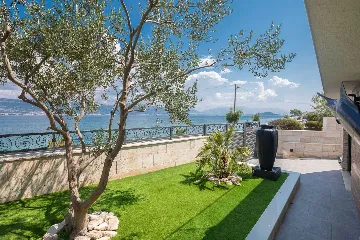 Modern Seaside Villa with Pool in Arbanija
