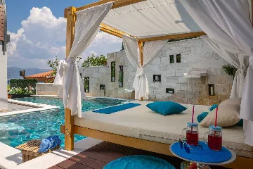 Modern Seaside Villa with Pool in Arbanija