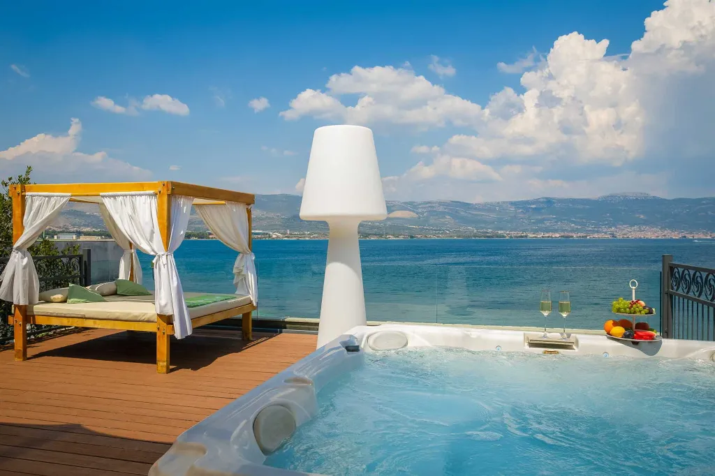 Modern Seaside Villa with Pool in Arbanija