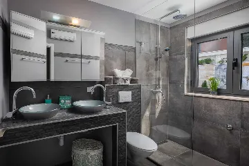 Modern Seaside Villa with Pool in Arbanija