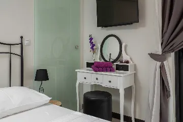 Modern Seaside Villa with Pool in Arbanija