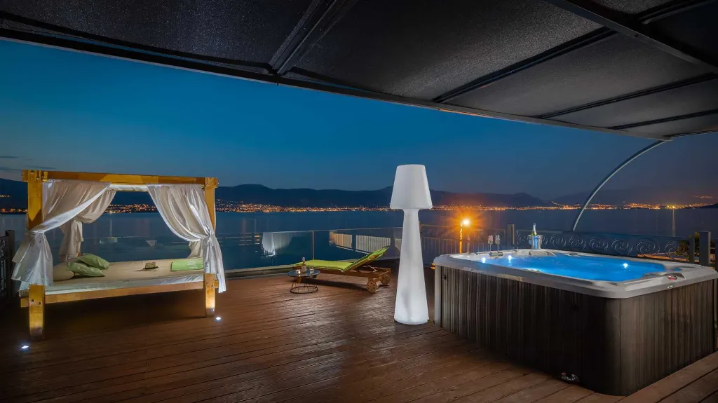 Modern Seaside Villa with Pool in Arbanija