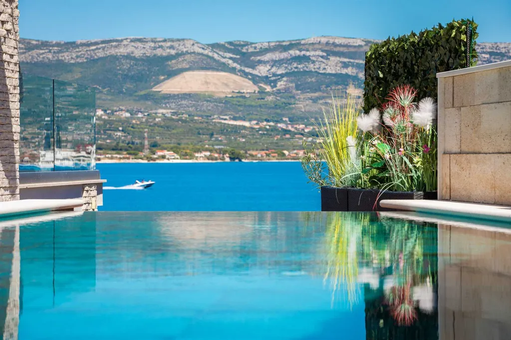 Modern Seaside Villa with Pool in Arbanija
