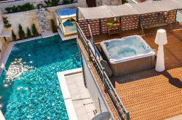 Modern Seaside Villa with Pool in Arbanija